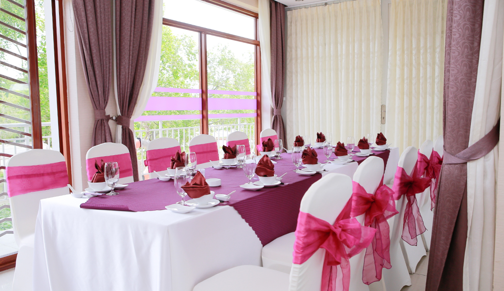 NHÀ HÀNG NỔI TTC