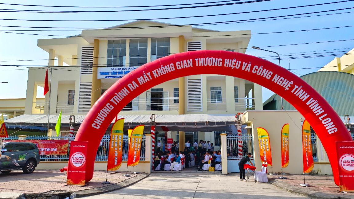 a979d5c6-c072-40c8-ac0b-43cbc5640b88