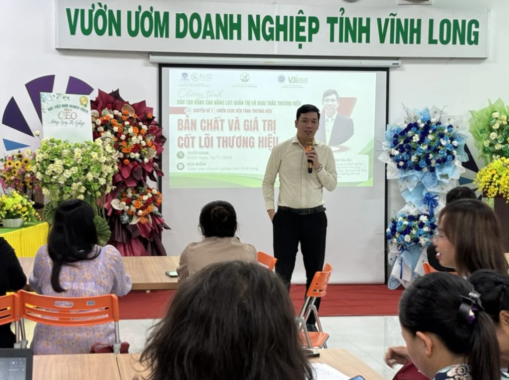 NTTU khai giảng khóa đào tạo “Nâng cao năng lực quản trị và khai thác thương hiệu tại Vĩnh Long"